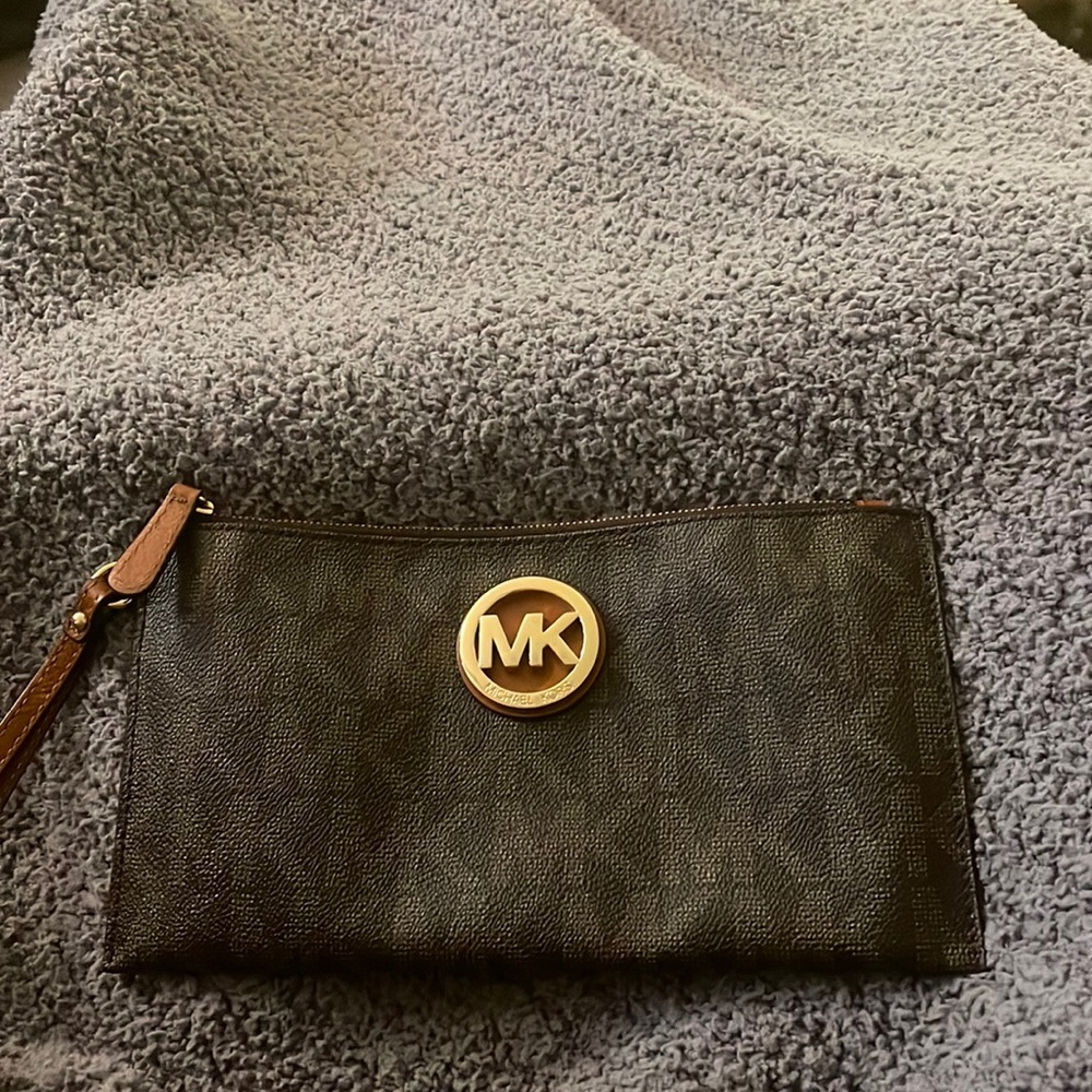 Michael Kors wristlet